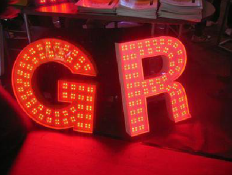 石林LED发光字常见的安装误区。